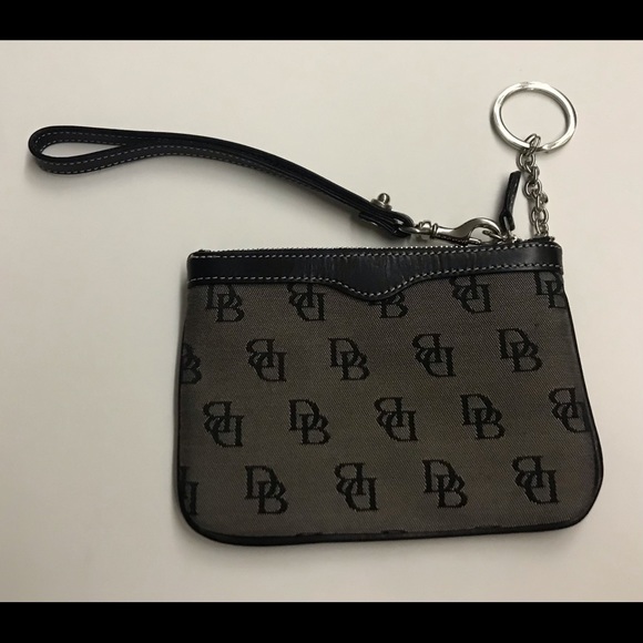 New Dooney & Bourke Wristlet or Clutch with Keychain - Picture 9 of 12